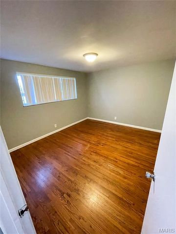 7412-7418 Olian Drive, Hazelwood, MO 63042