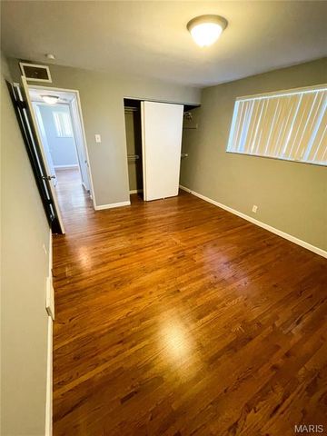 7412-7418 Olian Drive, Hazelwood, MO 63042