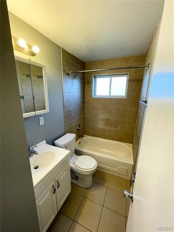 7412-7418 Olian Drive, Hazelwood, MO 63042