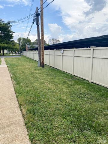 7412-7418 Olian Drive, Hazelwood, MO 63042