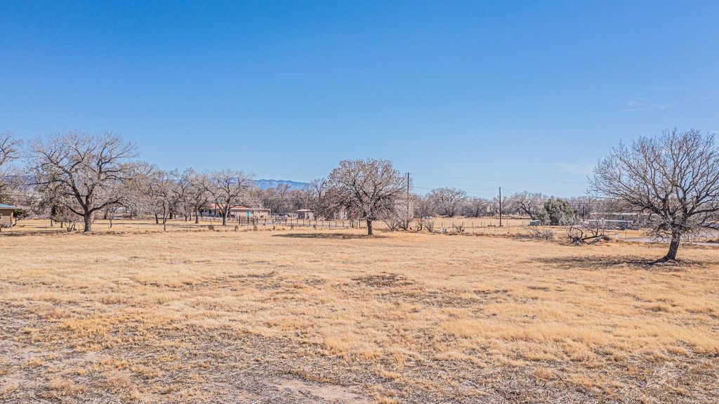 59 SUNFLOWER Lane, Peralta, NM 87042