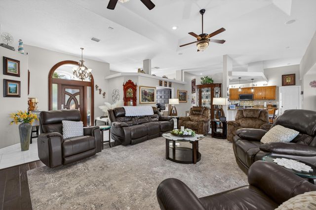 411 SW Thistle Trail, Port St. Lucie, Port St Lucie, FL 34953