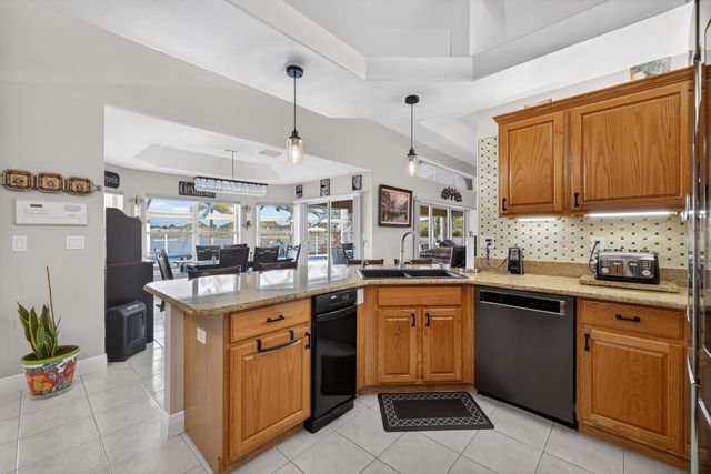 411 SW Thistle Trail, Port St. Lucie, Port St Lucie, FL 34953