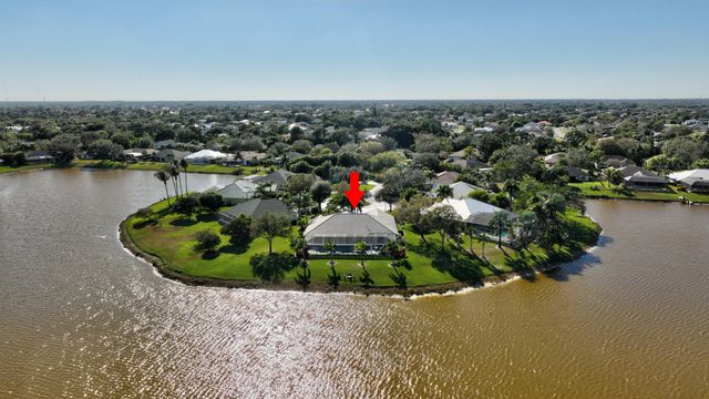 411 SW Thistle Trail, Port St. Lucie, Port St Lucie, FL 34953
