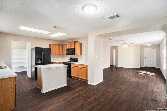 8335 Tavern, San Antonio, TX 78254