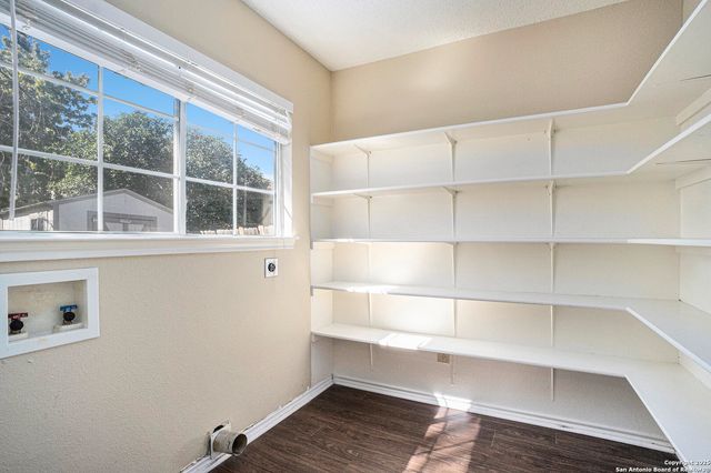 8335 Tavern, San Antonio, TX 78254