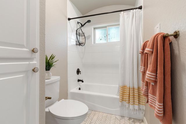 100 Dovetail LN, Georgetown, TX 78628