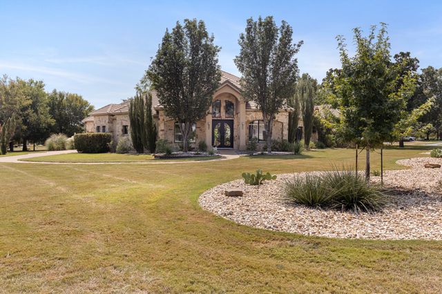 100 Dovetail LN, Georgetown, TX 78628