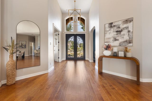 100 Dovetail LN, Georgetown, TX 78628