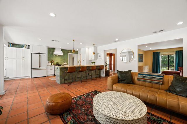 6206 Highland Hills DR, Austin, TX 78731