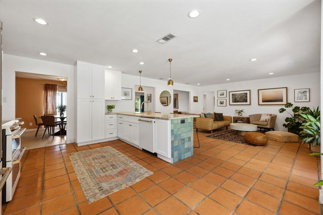 6206 Highland Hills DR, Austin, TX 78731