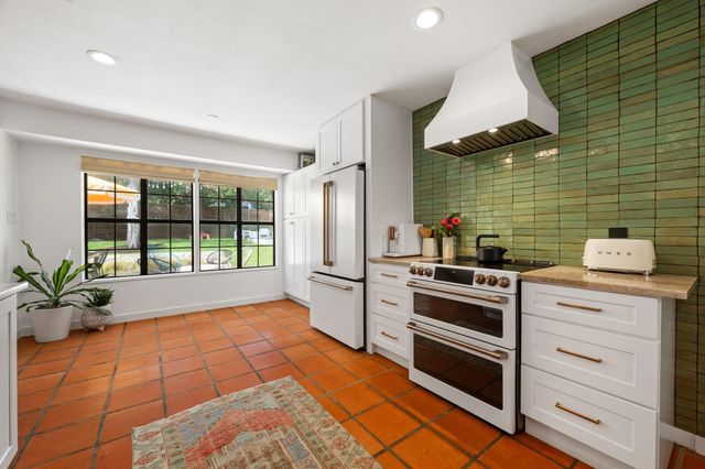 6206 Highland Hills DR, Austin, TX 78731