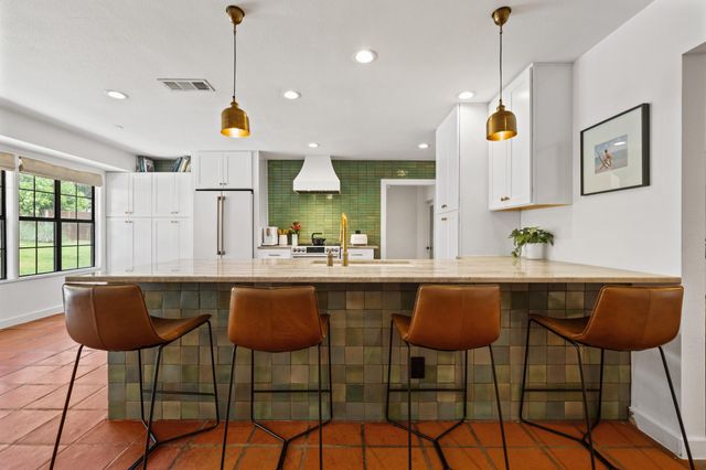 6206 Highland Hills DR, Austin, TX 78731