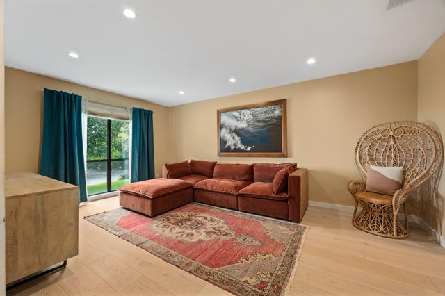 6206 Highland Hills DR, Austin, TX 78731