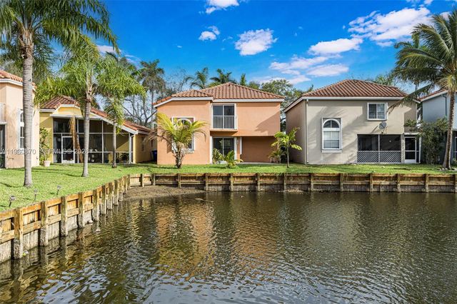 1550 N Trafalgar Cir, Hollywood, FL 33020