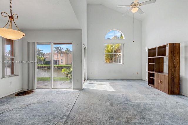 1550 N Trafalgar Cir, Hollywood, FL 33020