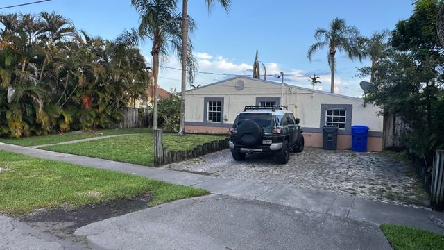 2714 Scott Street, Hollywood, FL 33020