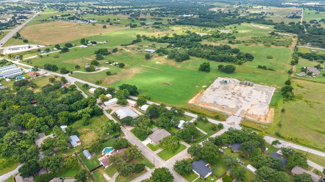 3301 S Murvil Street, Decatur, TX 76234