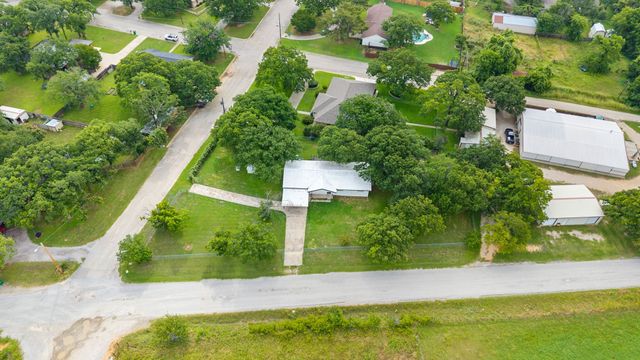 3301 S Murvil Street, Decatur, TX 76234