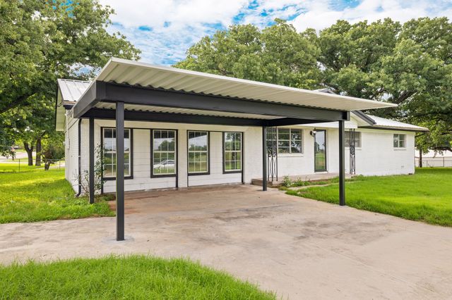 3301 S Murvil Street, Decatur, TX 76234