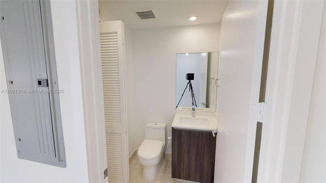 488 NE 18th St 2401, Miami, FL 33132
