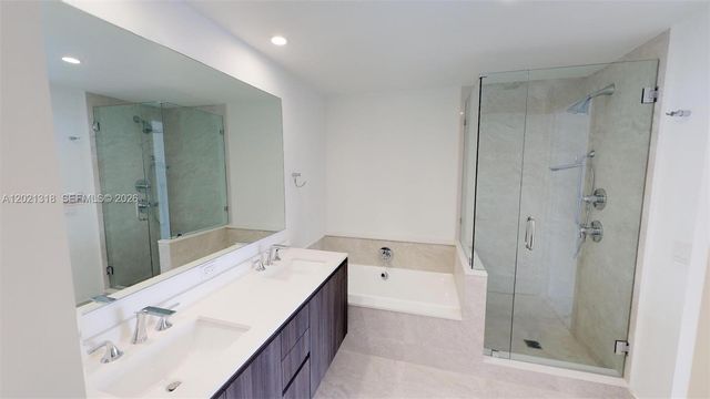 488 NE 18th St 2401, Miami, FL 33132