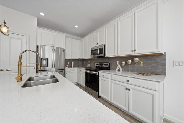 1369 YORKDALE ROAD, Davenport, FL 33837