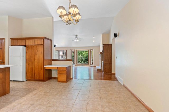 1309 CREEKSIDE LANE, Green Bay, WI 54311