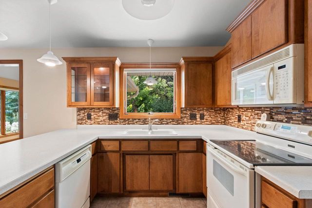1309 CREEKSIDE LANE, Green Bay, WI 54311