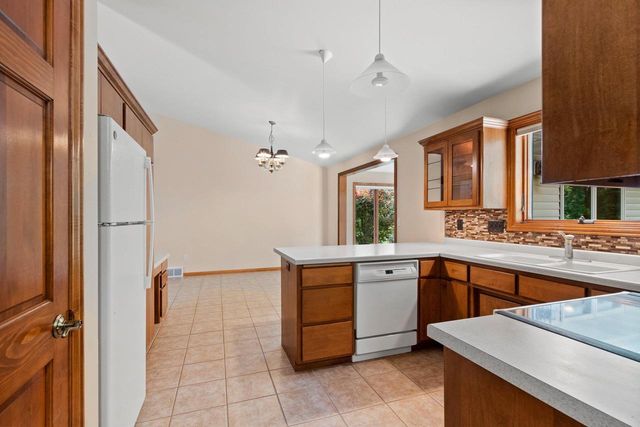 1309 CREEKSIDE LANE, Green Bay, WI 54311