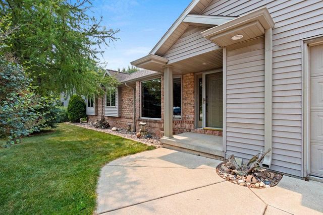 1309 CREEKSIDE LANE, Green Bay, WI 54311