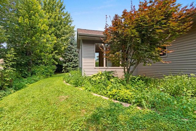 1309 CREEKSIDE LANE, Green Bay, WI 54311