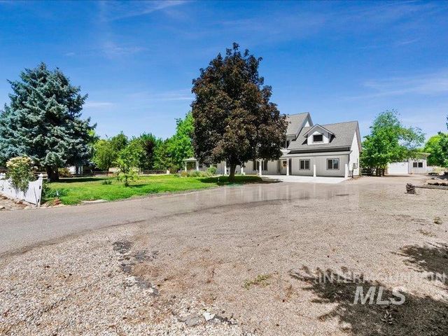 3040 N Duane Dr, Meridian, ID 83646