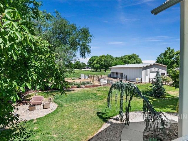 3040 N Duane Dr, Meridian, ID 83646