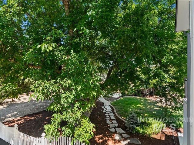 3040 N Duane Dr, Meridian, ID 83646