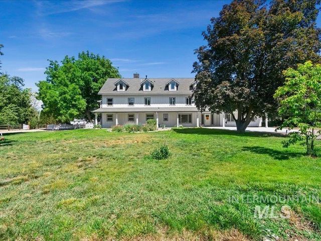 3040 N Duane Dr, Meridian, ID 83646