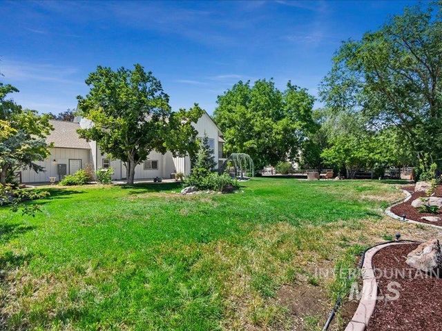 3040 N Duane Dr, Meridian, ID 83646