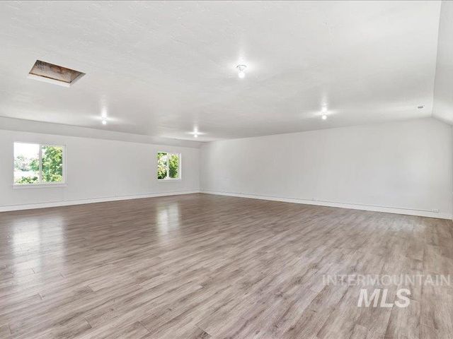 3040 N Duane Dr, Meridian, ID 83646