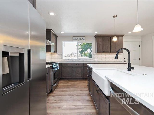 3040 N Duane Dr, Meridian, ID 83646