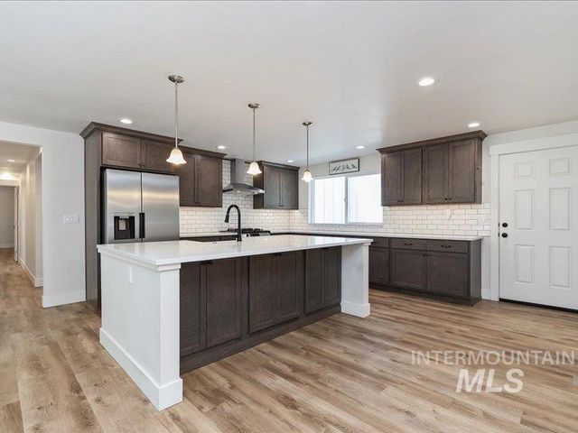 3040 N Duane Dr, Meridian, ID 83646