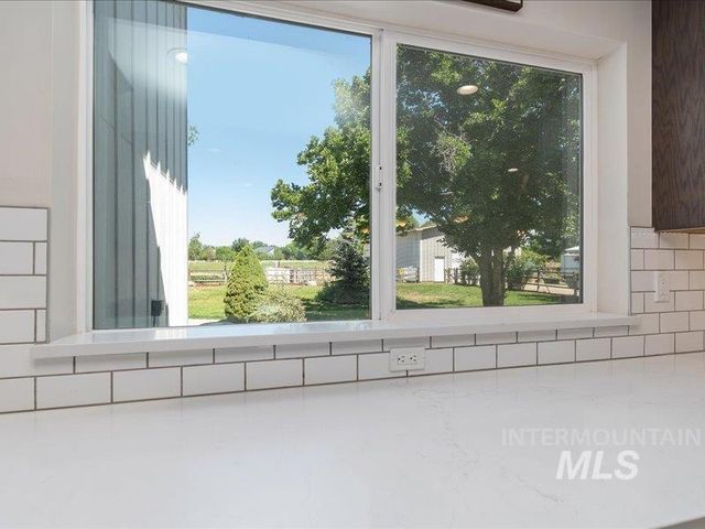 3040 N Duane Dr, Meridian, ID 83646
