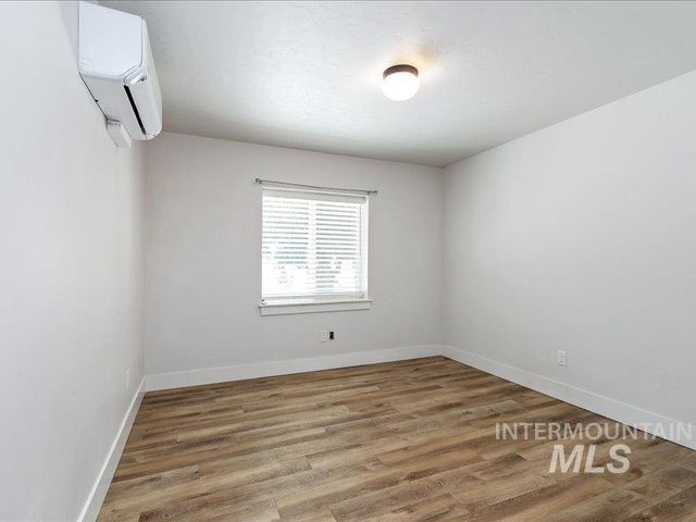 3040 N Duane Dr, Meridian, ID 83646