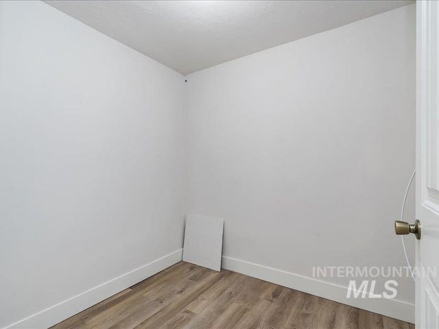 3040 N Duane Dr, Meridian, ID 83646
