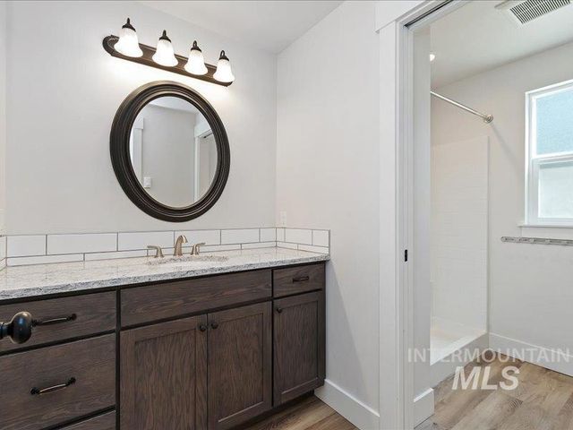 3040 N Duane Dr, Meridian, ID 83646