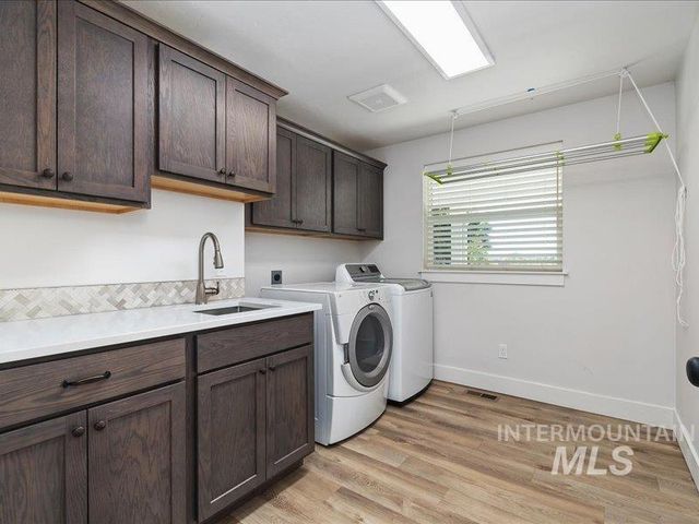 3040 N Duane Dr, Meridian, ID 83646