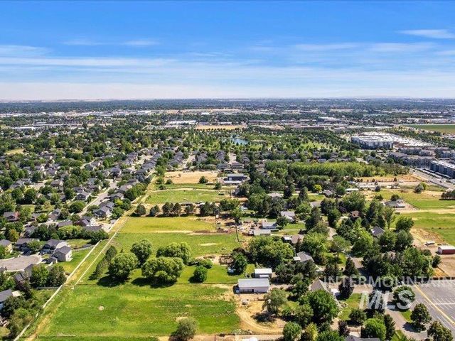 3040 N Duane Dr, Meridian, ID 83646
