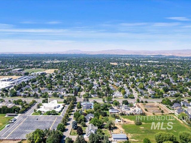 3040 N Duane Dr, Meridian, ID 83646