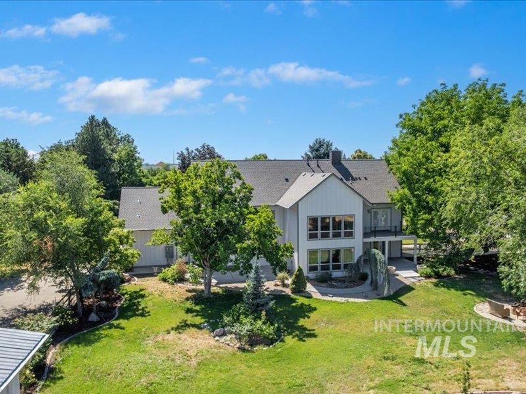 3040 N Duane Dr, Meridian, ID 83646 photo 1