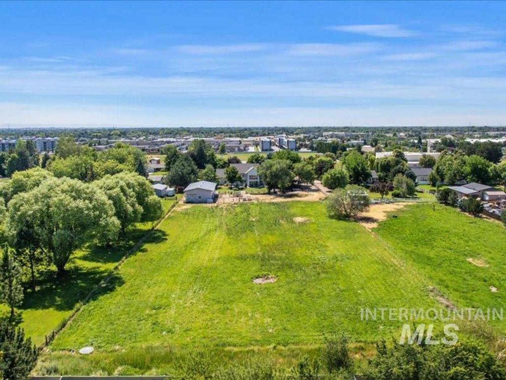 3040 N Duane Dr, Meridian, ID 83646 photo 3