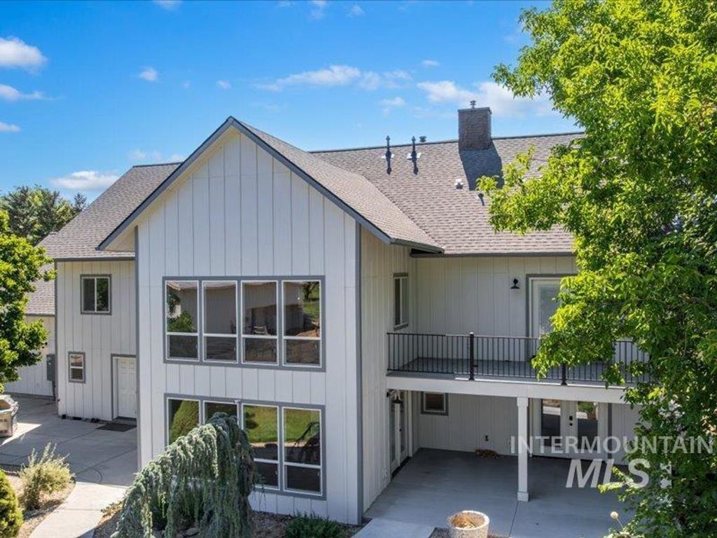 3040 N Duane Dr, Meridian, ID 83646 photo 4